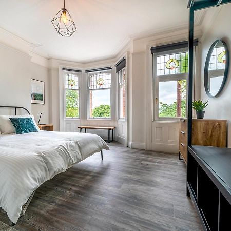 Pass The Keys Beautiful 4Br Restored Red Brick Cafes And Park Belfast Luaran gambar
