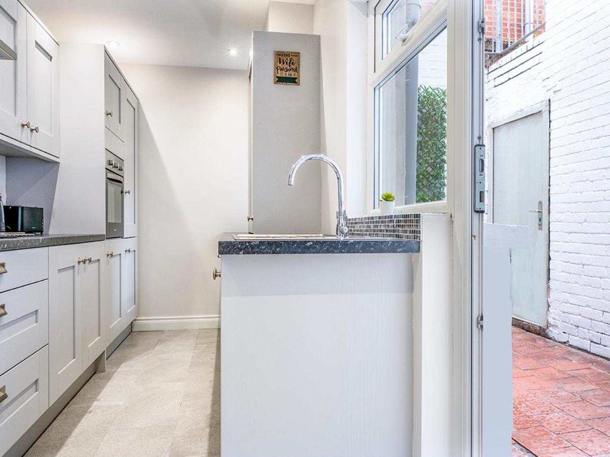 Pass The Keys Beautiful 4Br Restored Red Brick Cafes And Park Belfast Luaran gambar
