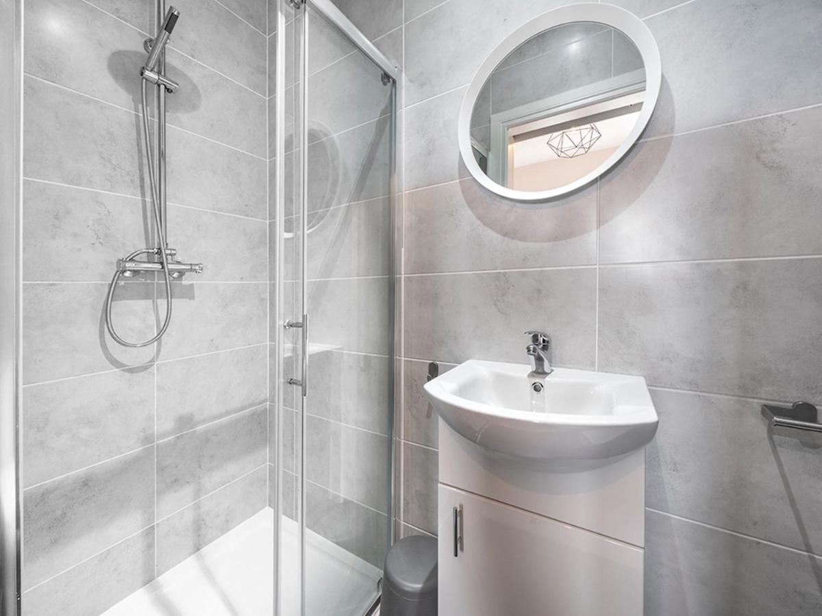 Pass The Keys Beautiful 4Br Restored Red Brick Cafes And Park Belfast Luaran gambar